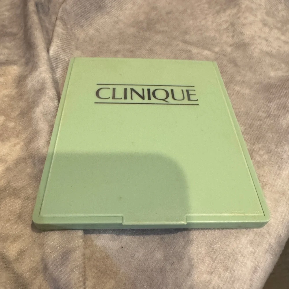 Clinique Mint Green‎ Vintage  Makeup Compact Case